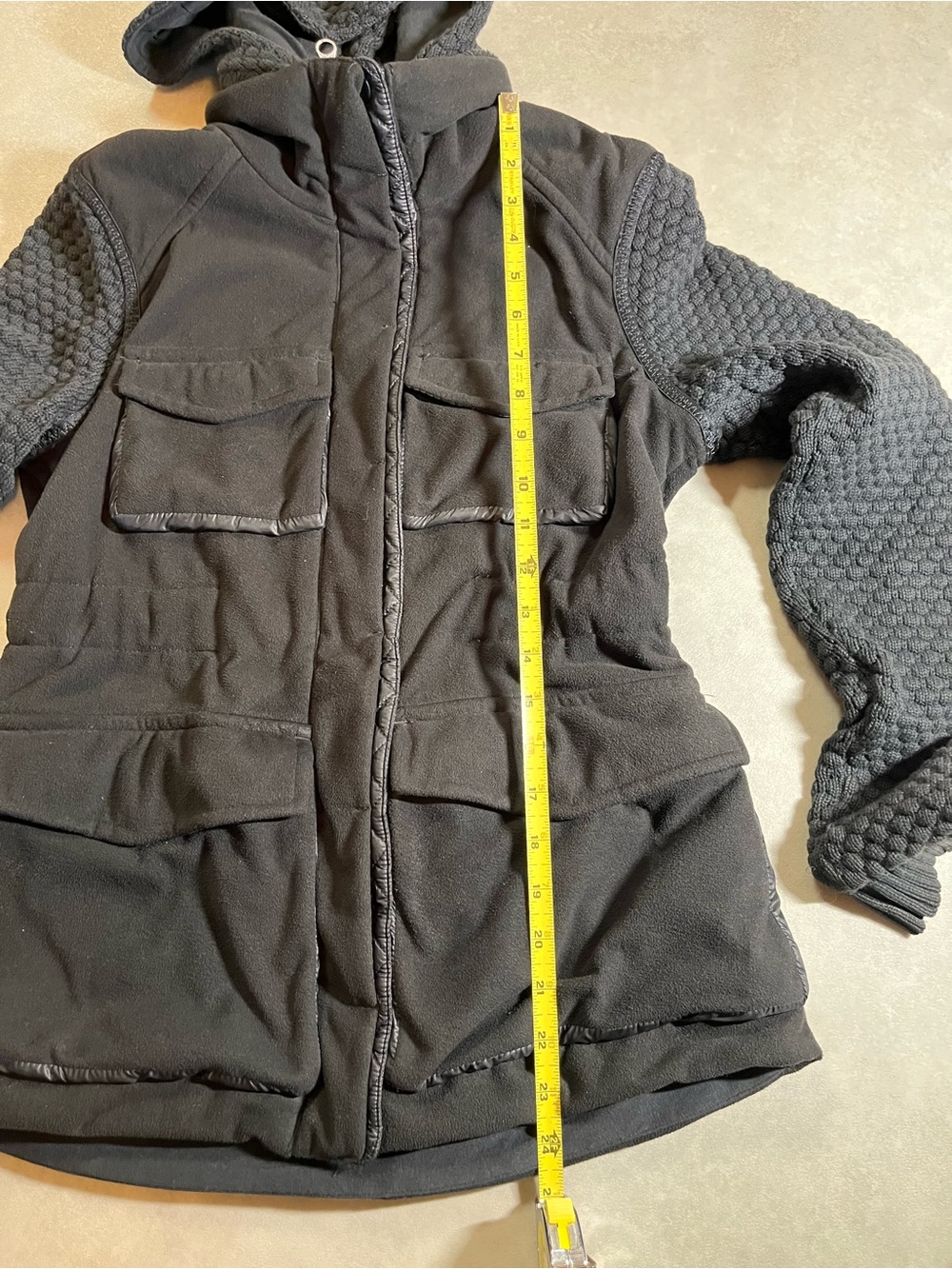 Lululemon Miracle Jacket black removable hood
Size 6 - Picture 9 of 14